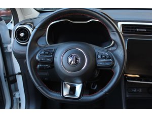 
										MG ZS 1.5 LUXURY full									