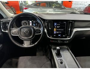 
										VOLVO V60 2.0 B4 (G) MOMENTUM AUTO full									