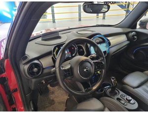 
										MINI MINI COOPER SE full									