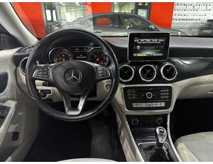 
										MERCEDES BENZ CLASE CLA MERCEDES CLA 200 D ES EL MODELO 180CDI 109CV BERLINA full									