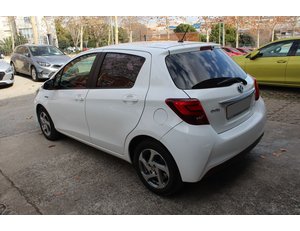 
										TOYOTA YARIS HYBRID ACTIVE full									