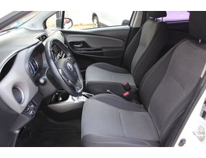 
										TOYOTA YARIS HYBRID ACTIVE full									