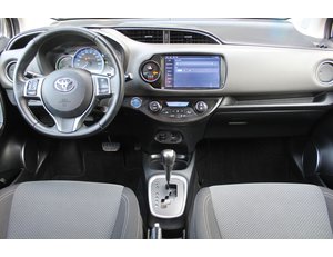 
										TOYOTA YARIS HYBRID ACTIVE full									