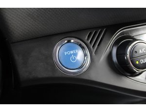 
										TOYOTA YARIS HYBRID ACTIVE full									