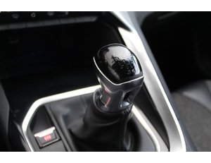 
										PEUGEOT 3008 1.2 PURETECH 96KW (130CV) ACTIVE S&S full									