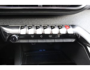 
										PEUGEOT 3008 1.2 PURETECH 96KW (130CV) ACTIVE S&S full									