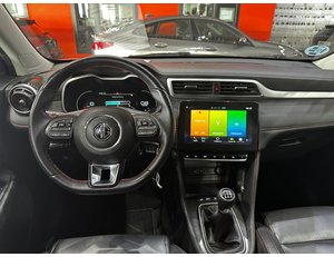 
										MG ZS 1.5 LUXURY full									