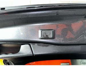 
										TOYOTA RAV4 2.5L 220H LUXURY full									
