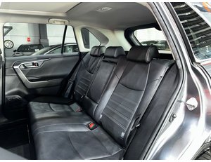 
										TOYOTA RAV4 2.5L 220H LUXURY full									