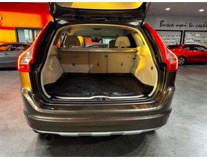 
										VOLVO XC60 XC-60 2.0 D3 SUMMUM full									