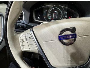 
										VOLVO XC60 XC-60 2.0 D3 SUMMUM full									