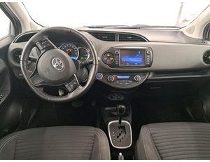 
										TOYOTA YARIS 1.5 100H ACTIVE full									
