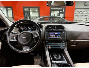 
										JAGUAR F-PACE 2.0L I4D AWD AUTOMATICO PURE 150CV full									