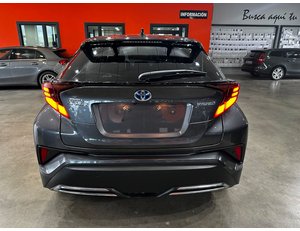 
										TOYOTA C-HR 2.0 180H ADVANCE full									