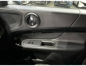 
										MINI COUNTRYMAN COOPER S E ALL4 full									