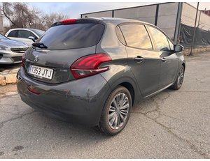 
										PEUGEOT 208 5P STYLE 1.2L PURETECH 60KW (82CV) full									