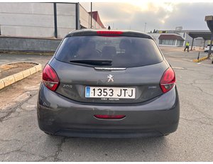 
										PEUGEOT 208 5P STYLE 1.2L PURETECH 60KW (82CV) full									