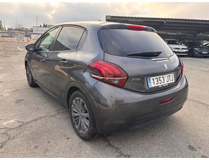 
										PEUGEOT 208 5P STYLE 1.2L PURETECH 60KW (82CV) full									