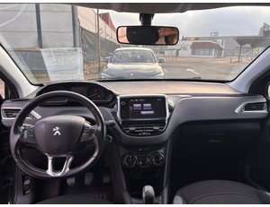
										PEUGEOT 208 5P STYLE 1.2L PURETECH 60KW (82CV) full									