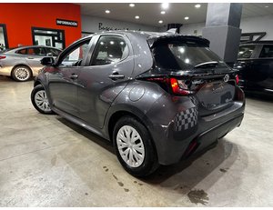 
										TOYOTA YARIS 1.5 120H BUSINESS PLUS full									