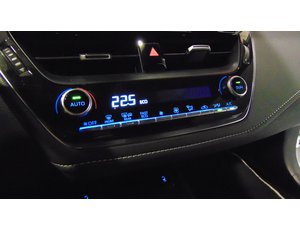 
										TOYOTA COROLLA 2.0 180H STYLE E-CVT TOURING SPORT full									