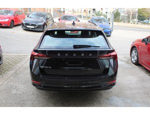 
										SKODA OCTAVIA COMBI 1.4 TSI 150KW(204CV)DSG PHEV STYLE full									