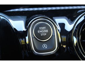 
										MERCEDES BENZ CLASE A MERCEDES A 180 D full									