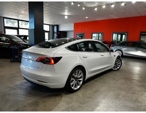 
										TESLA MODEL 3 GRAN AUTONOMIA AWD full									