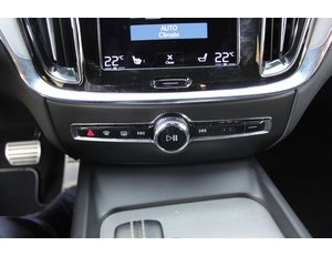 
										VOLVO V60 2.0 B4 (G) R-DESIGN AUTO full									