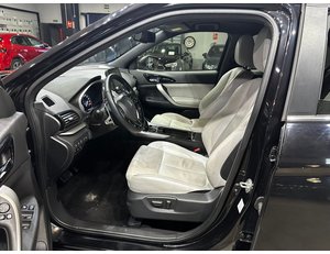 
										MITSUBISHI ECLIPSE CROSS 2.4 PHEV KAITEKI AUTO 4WD full									