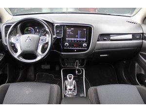 
										MITSUBISHI OUTLANDER 2.4 PHEV MOTION AUTO 4WD full									