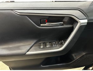 
										TOYOTA RAV4 2.5L 220H BUSINESS full									