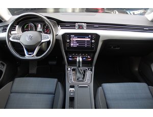 
										VOLKSWAGEN PASSAT VARIANT GTE 1.4 TSI E-POWER 115KW + 85KW full									