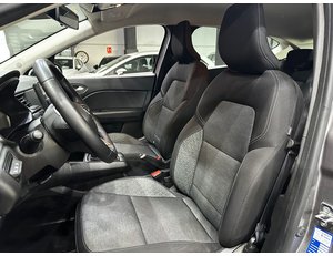 
										RENAULT CAPTUR E-TECH ENGINEERED HEV 105KW (145CV) 140CV full									