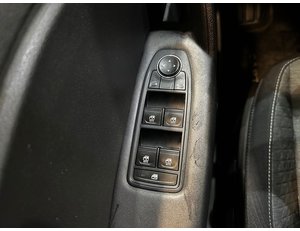 
										RENAULT CAPTUR E-TECH ENGINEERED HEV 105KW (145CV) 140CV full									