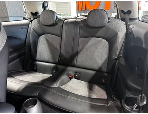 
										MINI MINI COOPER SE full									