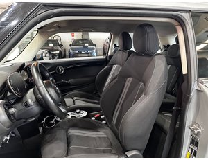 
										MINI MINI COOPER SE full									