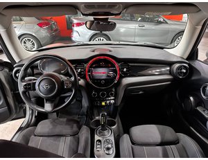 
										MINI MINI COOPER SE full									