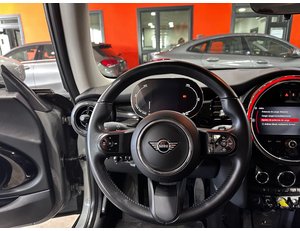 
										MINI MINI COOPER SE full									