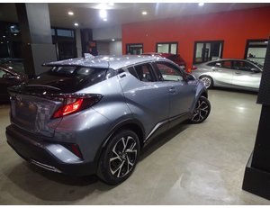 
										TOYOTA C-HR 2.0 180H ADVANCE full									