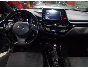 
										TOYOTA C-HR 2.0 180H ADVANCE full									