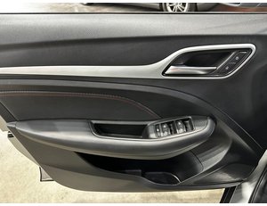 
										MG ZS 1.0T LUXURY full									