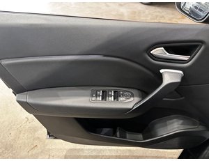 
										RENAULT CAPTUR TECHNO E-TECH PHEV 117KW full									