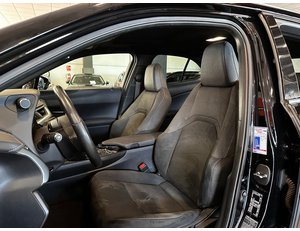 
										LEXUS UX 2.0 250H BUSINESS NAVIGATION full									