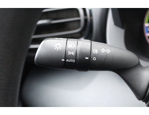 
										MAZDA 2 1.5 85 KW (116 CV) CVT CENTRE-LINE full									