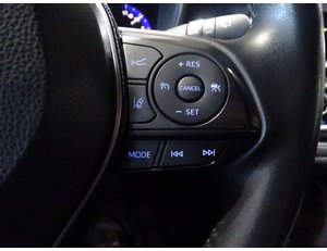 
										TOYOTA COROLLA 1.8 125H STYLE E-CVT full									