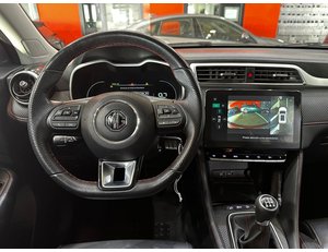 
										MG ZS 1.5 LUXURY full									