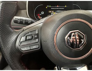 
										MG ZS 1.5 LUXURY full									
