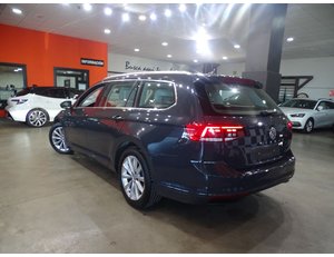
										VOLKSWAGEN PASSAT VARIANT EXECUTIVE 1.6 TDI 88KW DSG full									