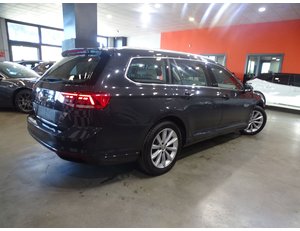 
										VOLKSWAGEN PASSAT VARIANT EXECUTIVE 1.6 TDI 88KW DSG full									